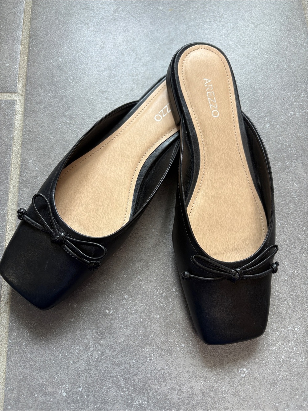 Black Square-Toe Arezzo mule slip ins